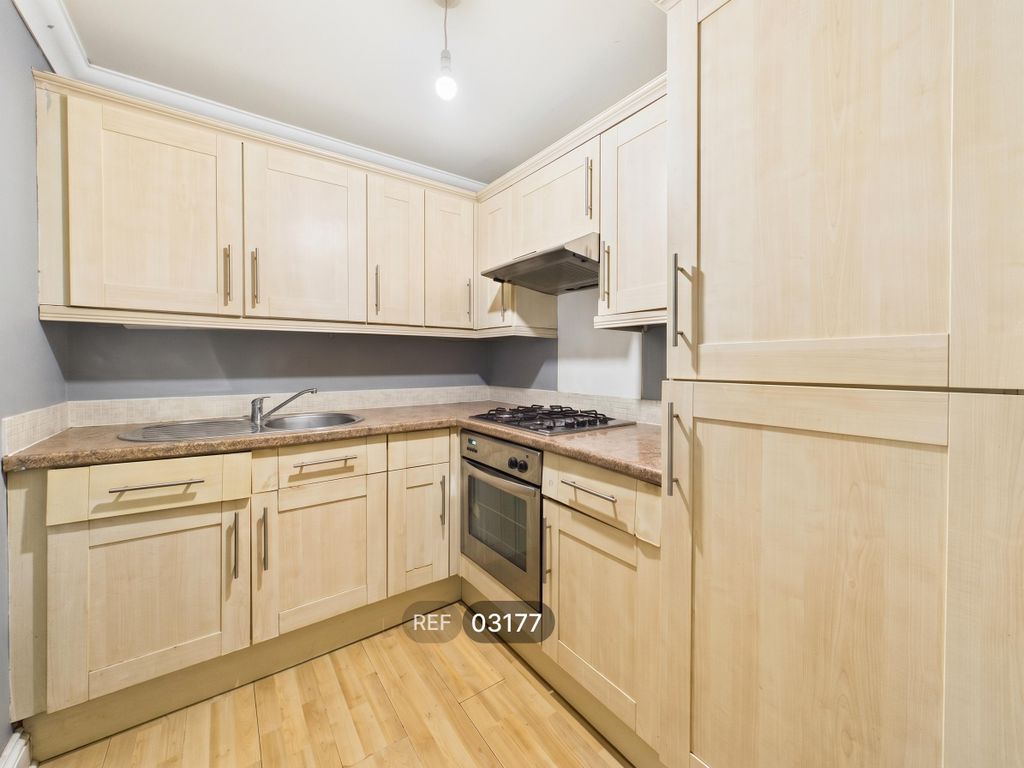 Property photo 3 of 8 Kitchen