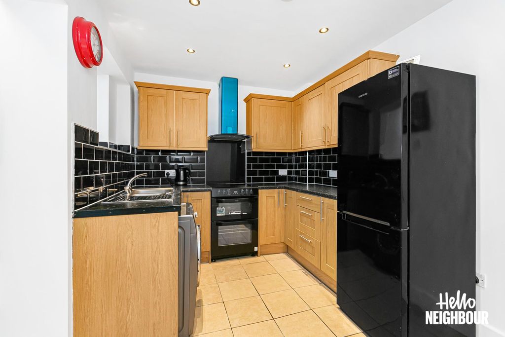 Property photo 3 of 17 Photo 2