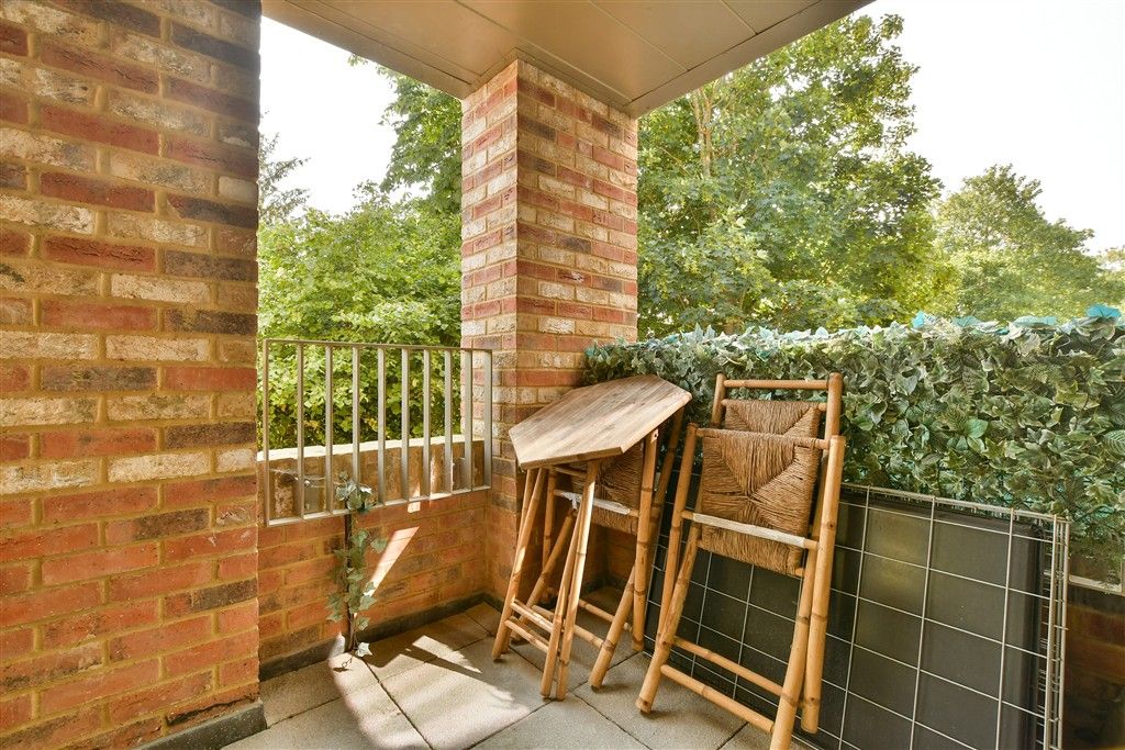 Property photo 2 of 8 Balcony / Terrace