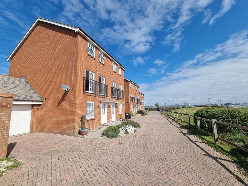 Property photo 1 of 16 Exterior