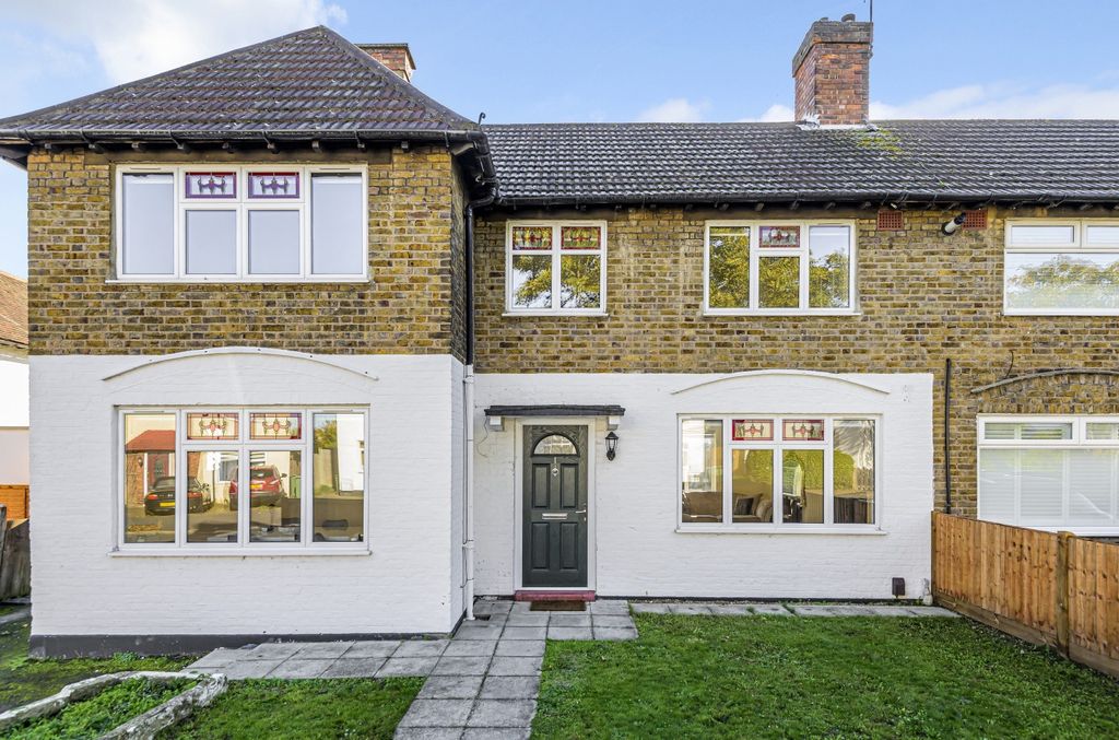 Property photo 1 of 17 External