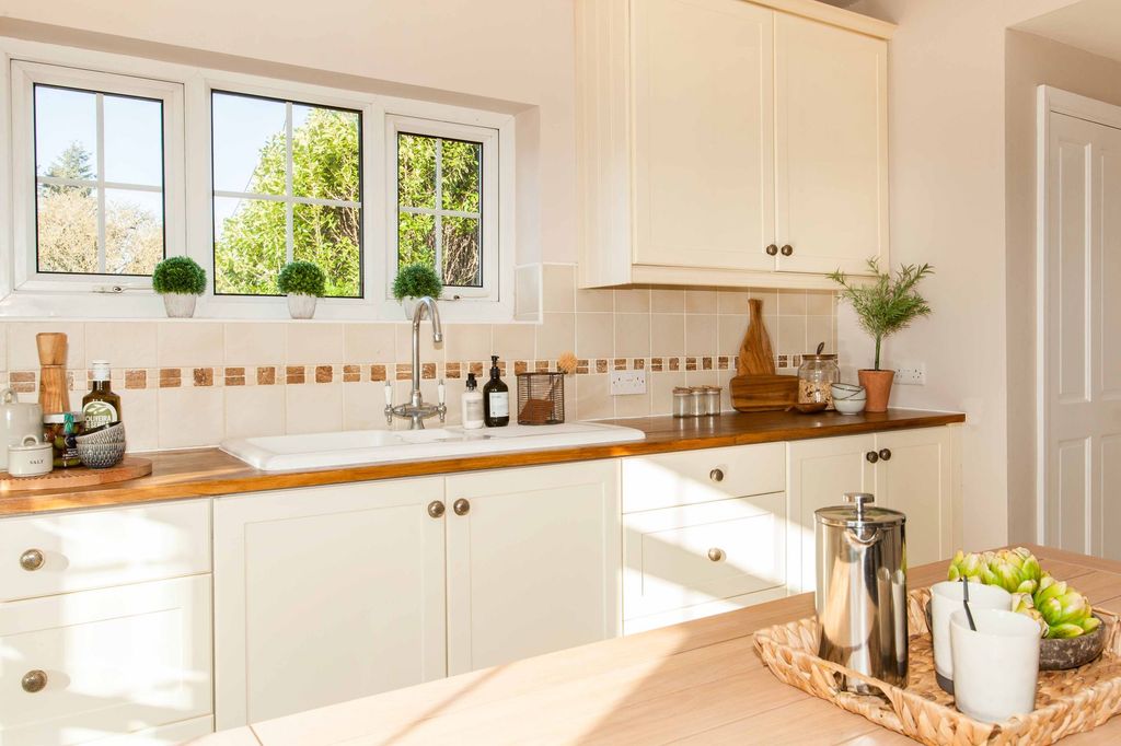 Property photo 3 of 58