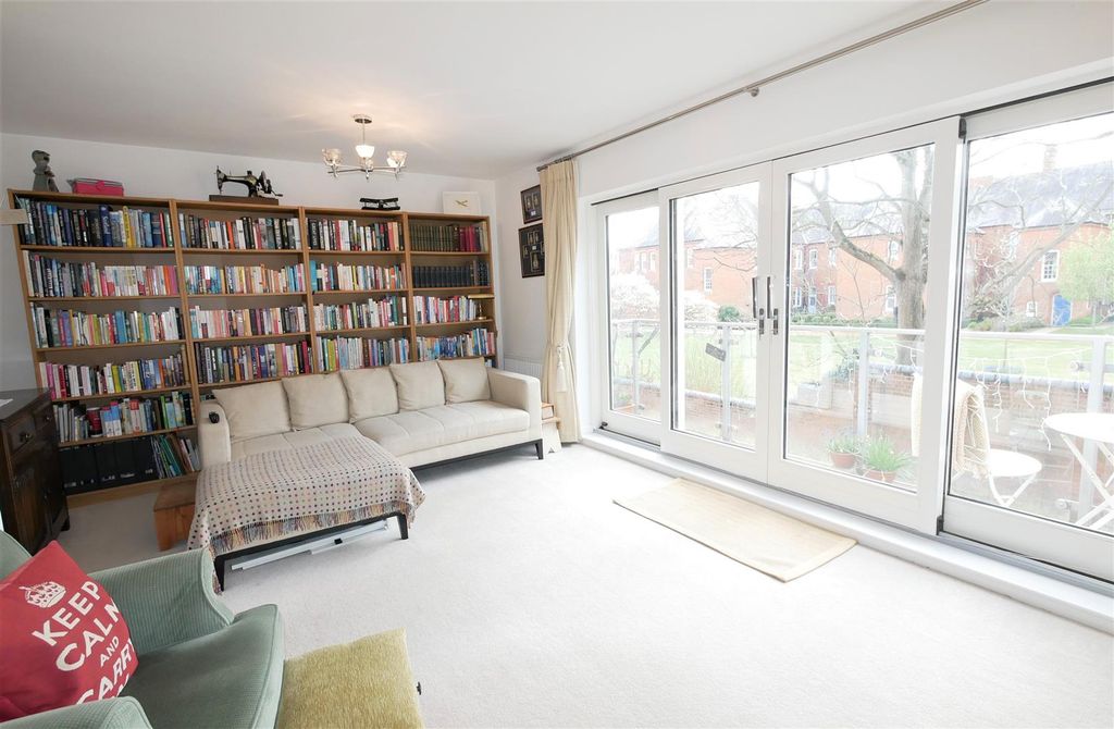 Property photo 3 of 14