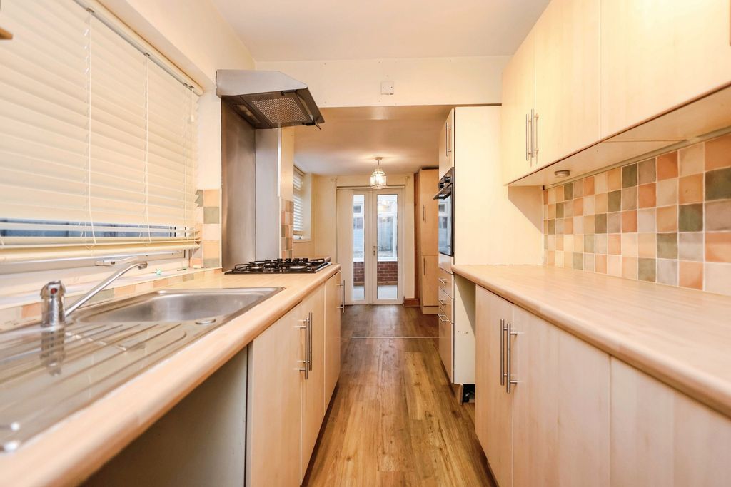 Property photo 3 of 22 Pbox-Img.Jpg