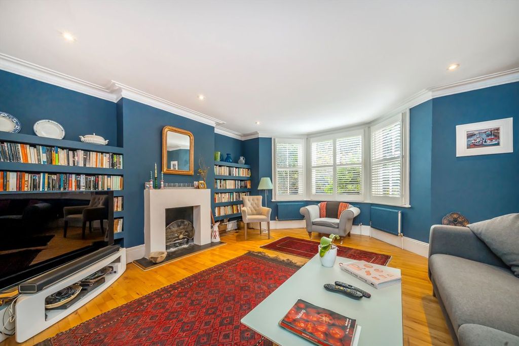 Property photo 3 of 18