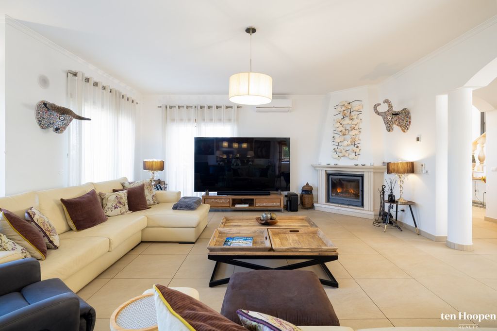 Property photo 2 of 30