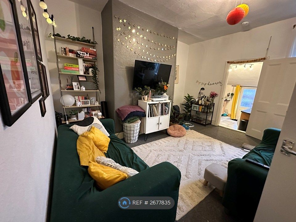 Property photo 1 of 17 Lounge