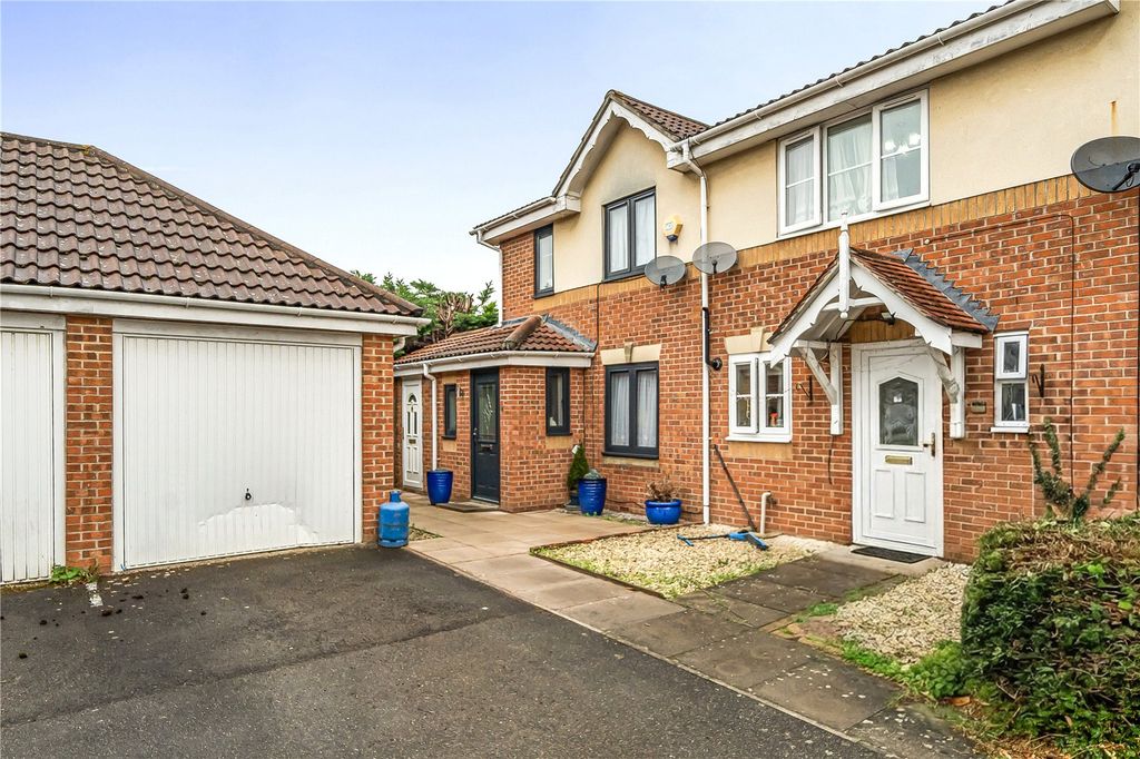 Property photo 1 of 11 External View