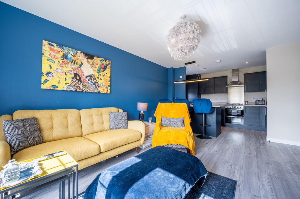 Property photo 3 of 17