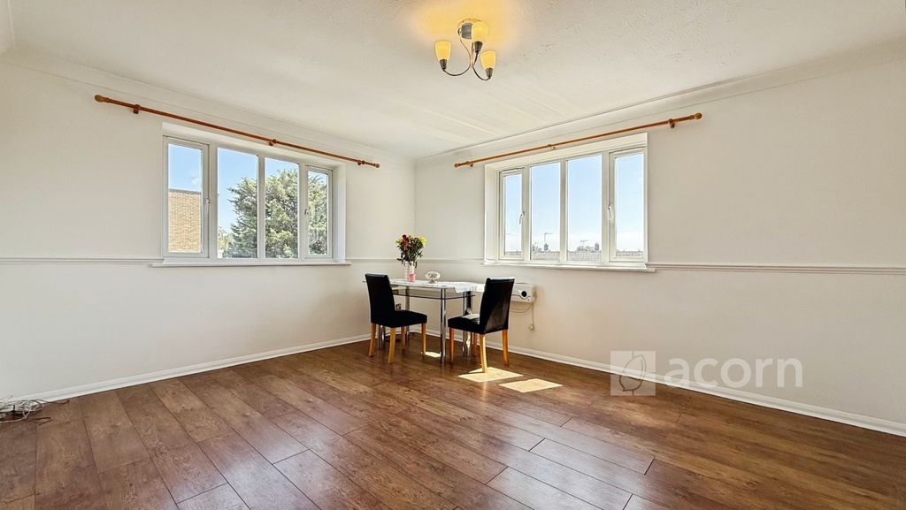 Property photo 3 of 5 1Bd68705--47A7-8F...