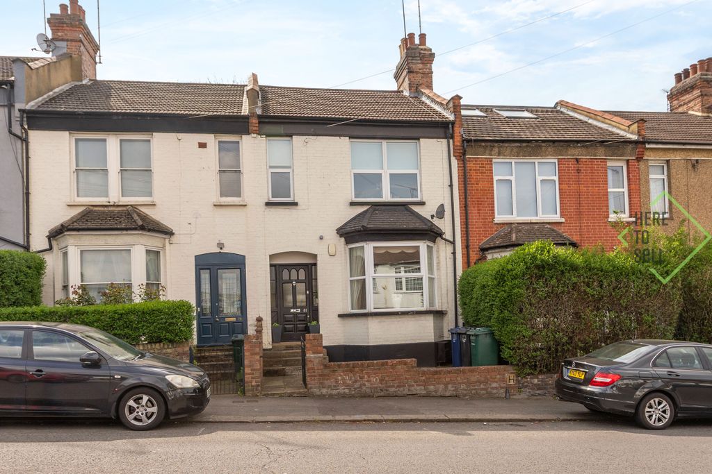 Property photo 3 of 15 Brunswick Park Road, N11