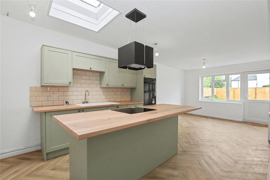 Property photo 2 of 18 Picture No. 04