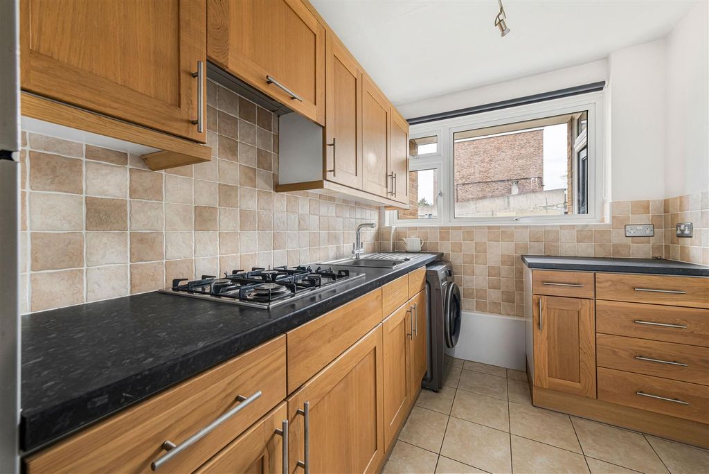 Property photo 3 of 11 11_78974.Jpg