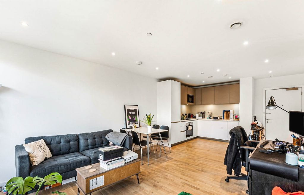 Property photo 1 of 11