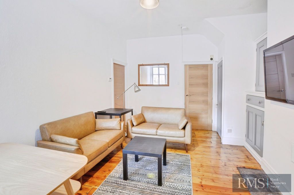 Property photo 2 of 11 Photo 9