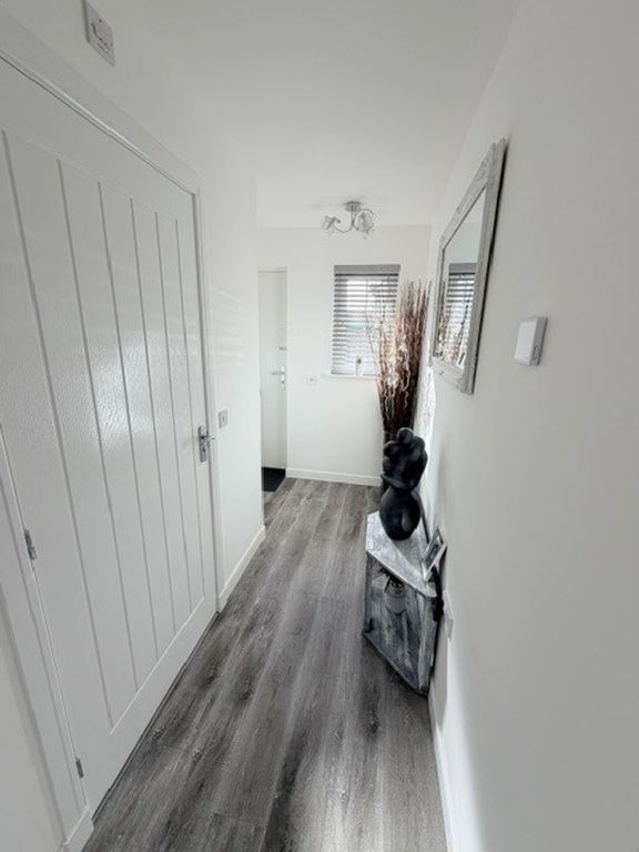 Property photo 2 of 35