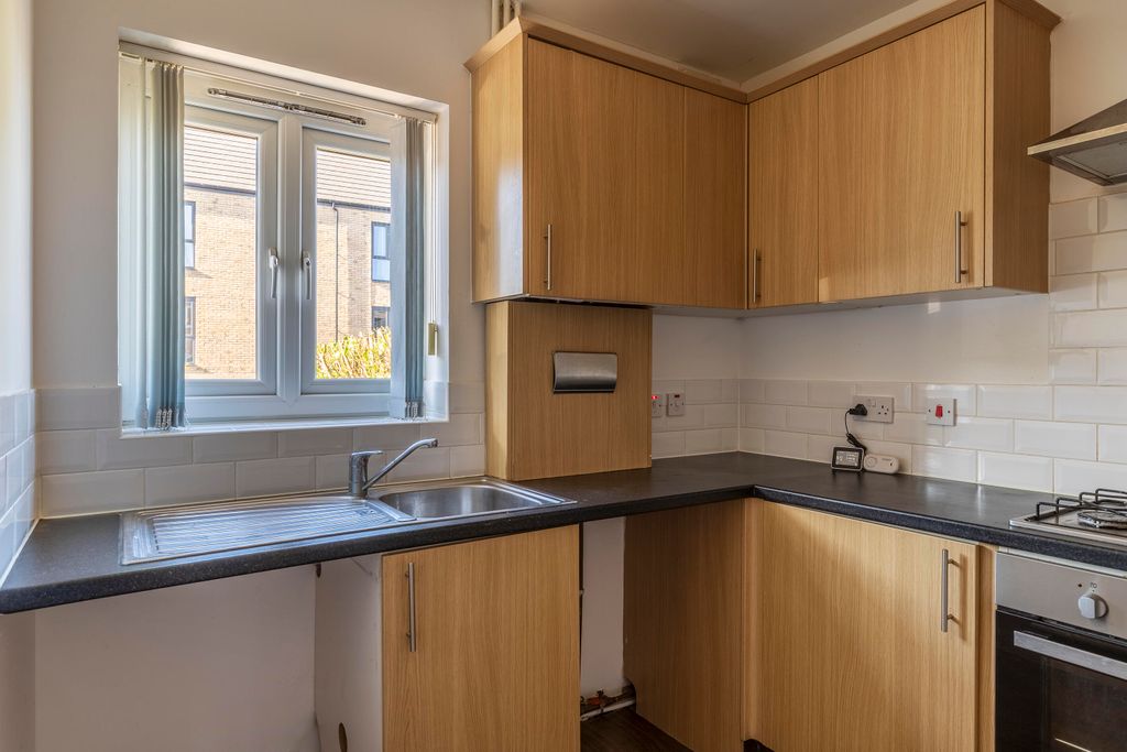 Property photo 3 of 31