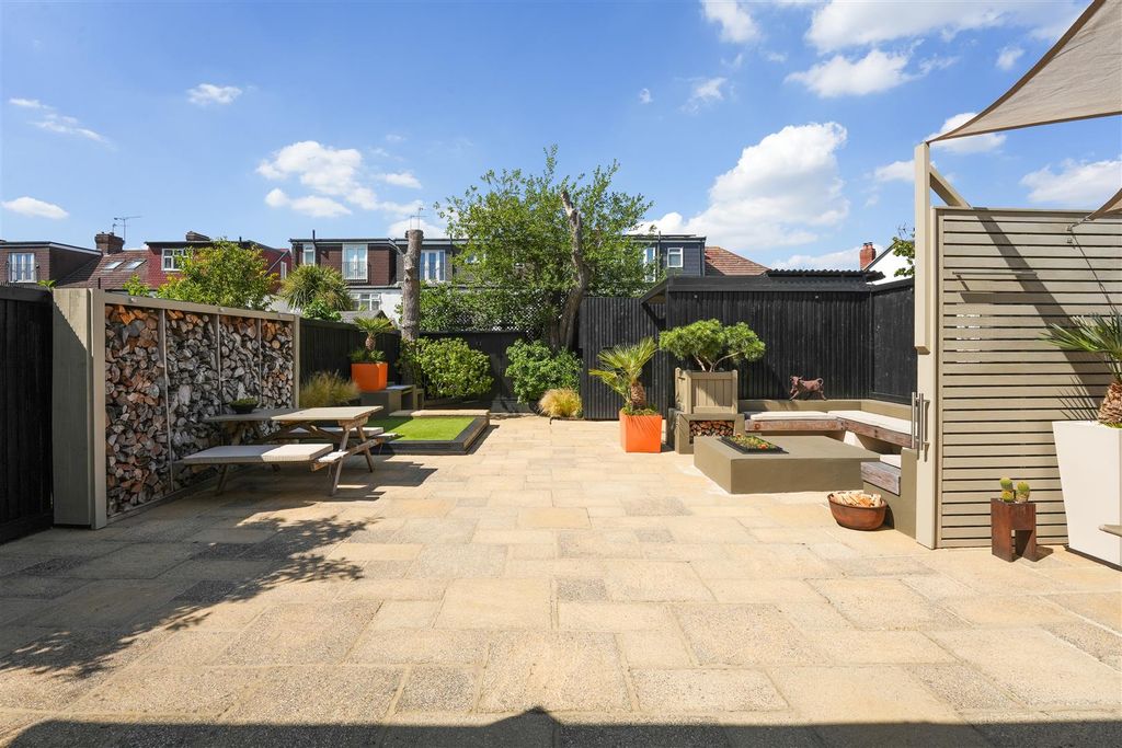 Property photo 1 of 19
