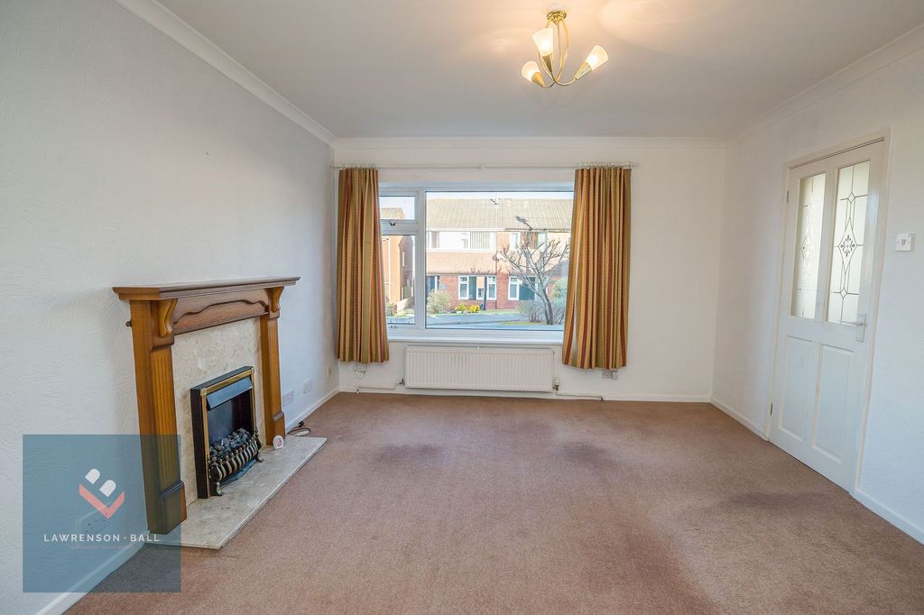 Property photo 2 of 16 Living Room