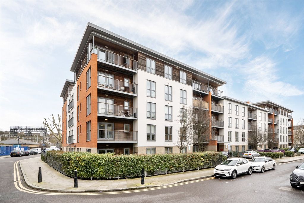 Property photo 1 of 10 Exterior