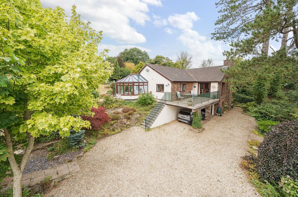 Property photo 1 of 31 Bampton, Seddons