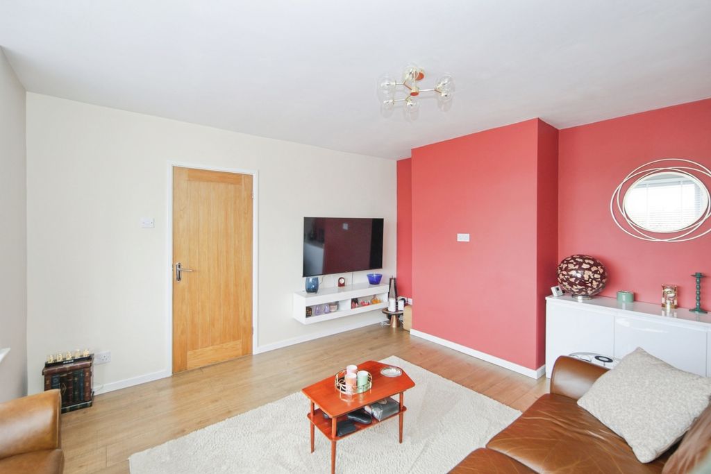 Property photo 3 of 20 Pbox-Img.Jpg