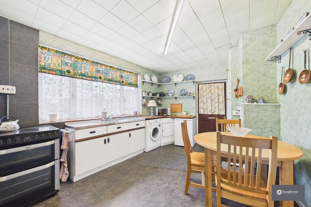Property photo 2 of 35