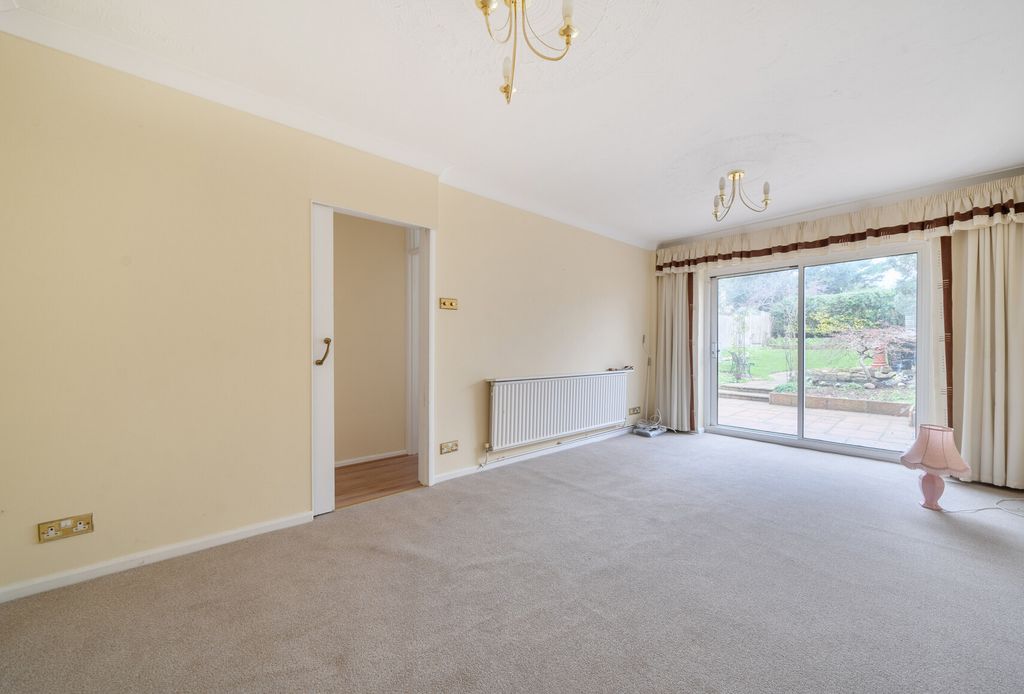 Property photo 2 of 12 1383939-13-69246F...