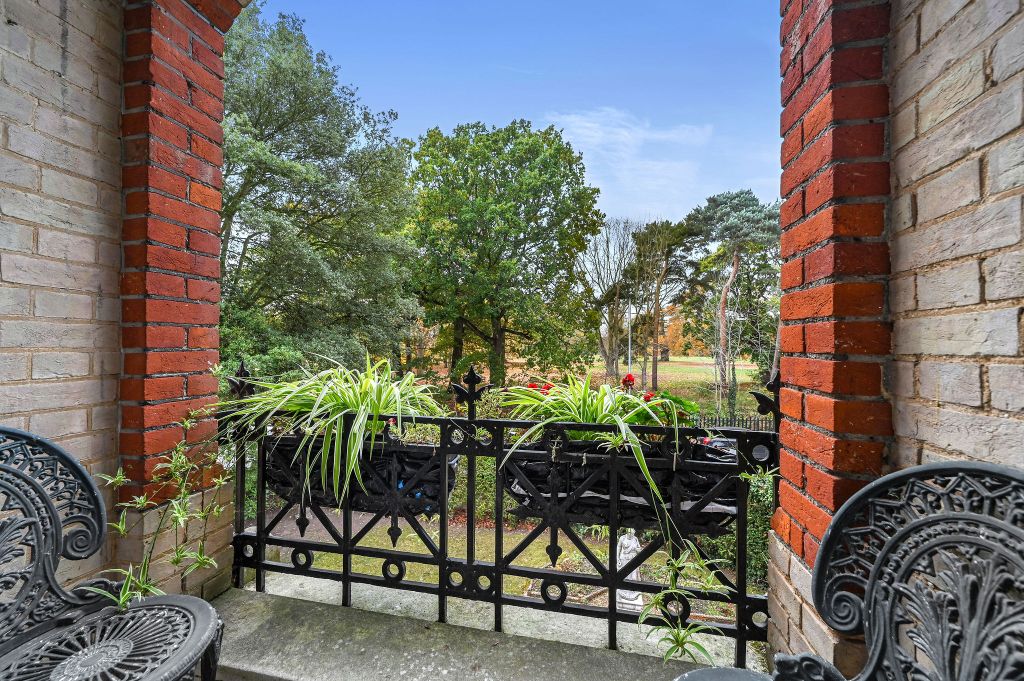 Property photo 3 of 31 Pt-Fc(Wb)-16Westerfieldroad-21