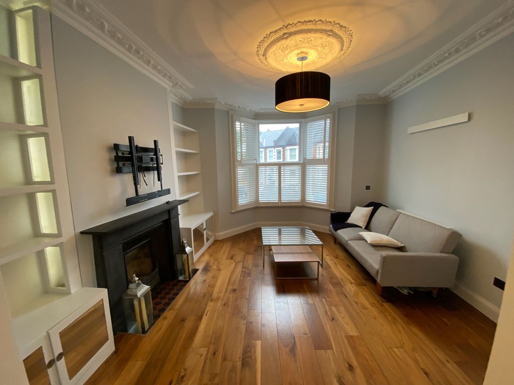 Property photo 3 of 15 Livingroom (3/3)