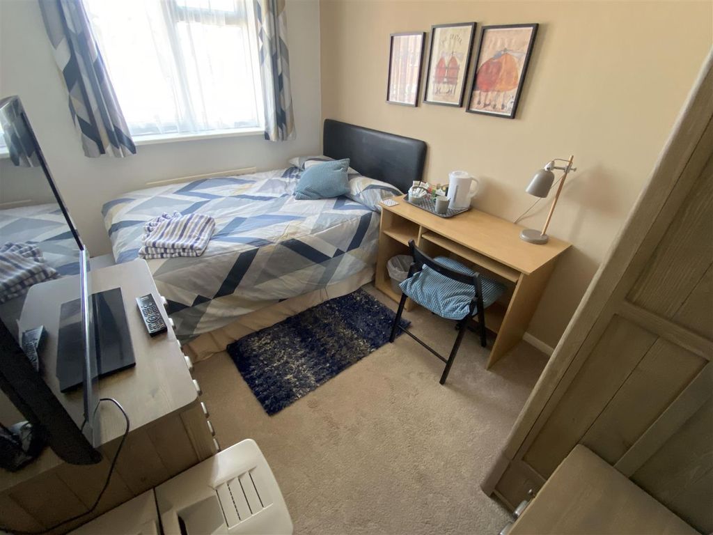 Additional image 5 of Room to rentMerrie Gardens, Sandown PO36