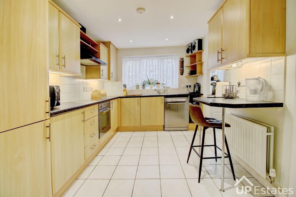 Property photo 3 of 29