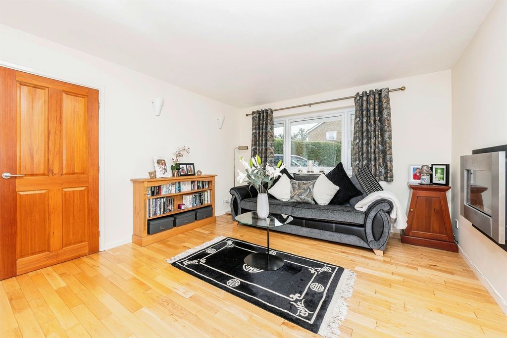 Property photo 3 of 18