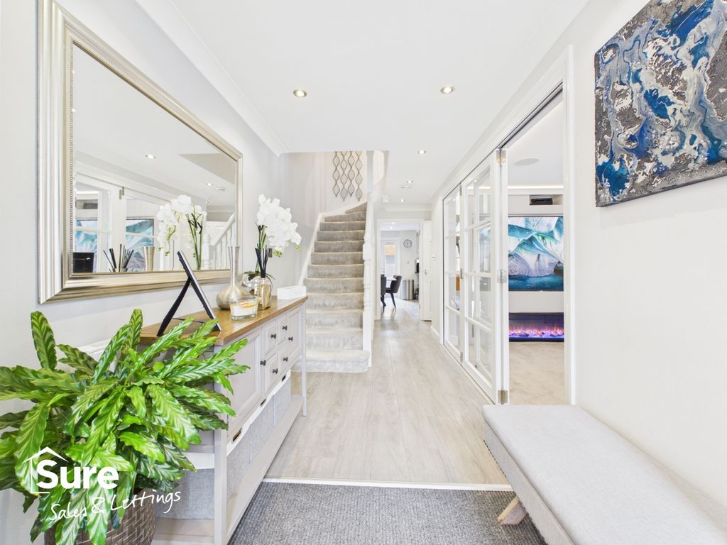 Property photo 2 of 56 5587152
