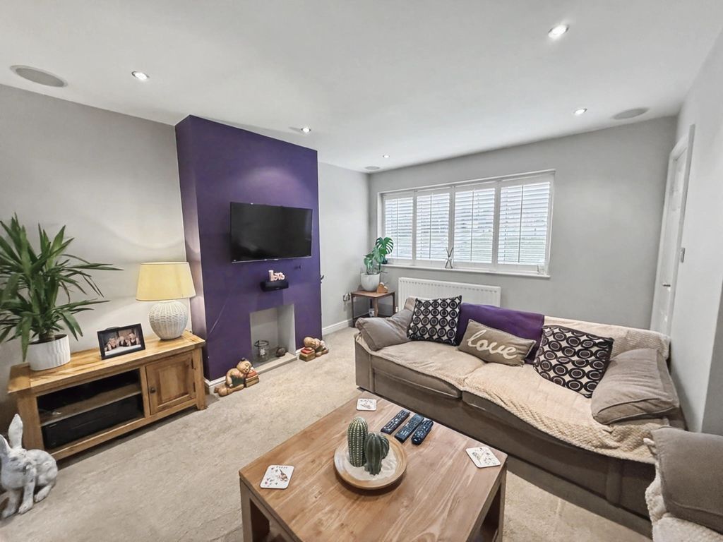 Property photo 2 of 30 4838354