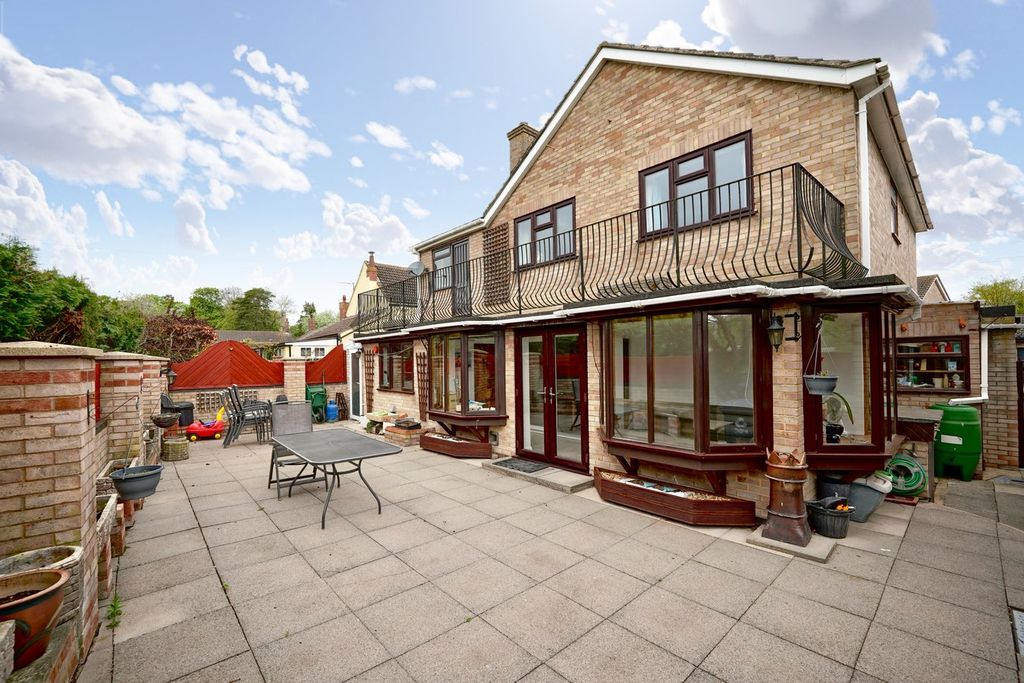 Property photo 1 of 13