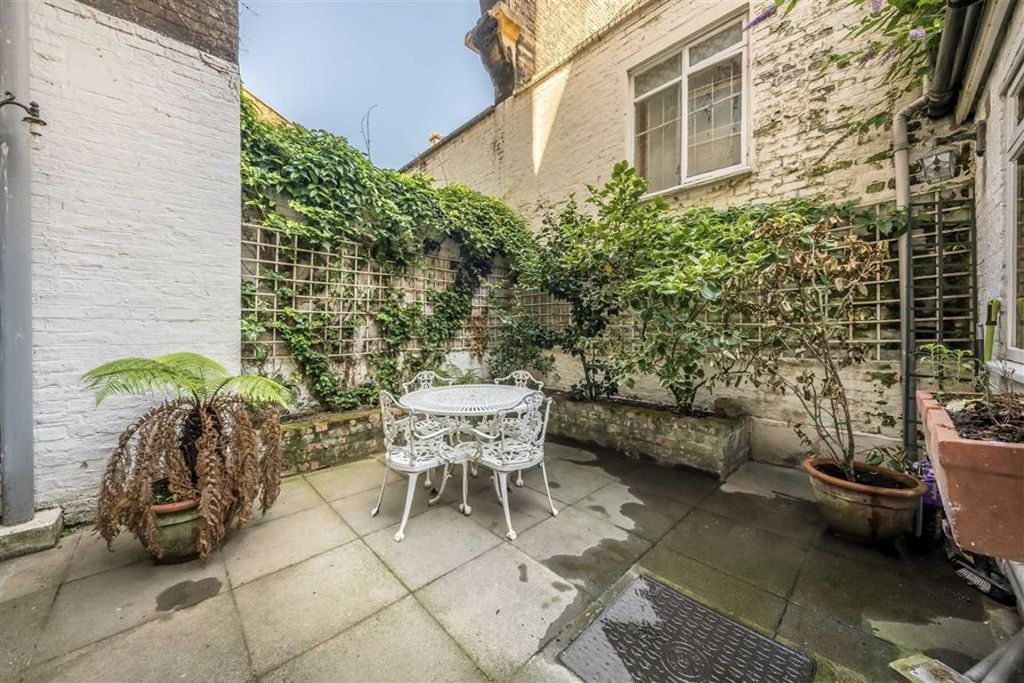 Property photo 3 of 8