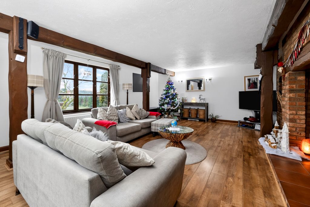 Property photo 3 of 28