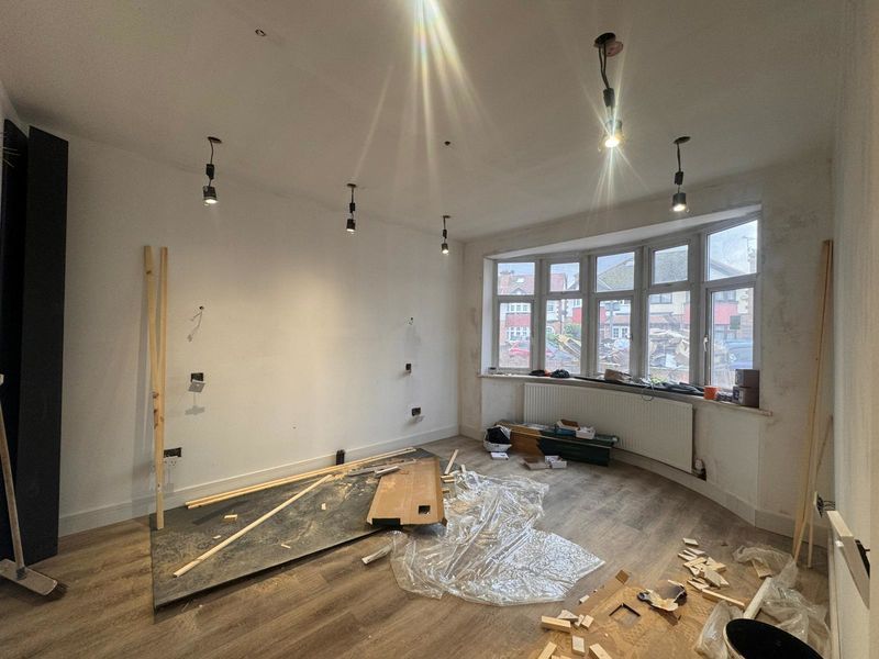 Property photo 1 of 9 Photo 5