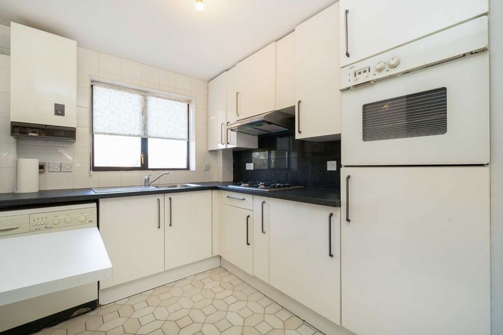 Property photo 2 of 7