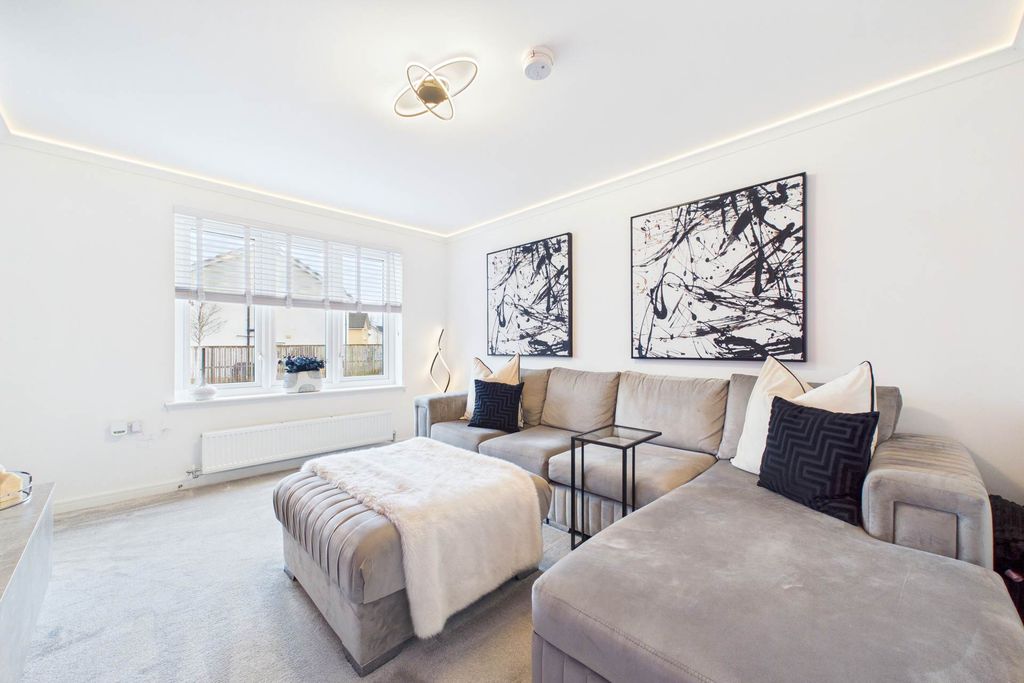 Property photo 3 of 29