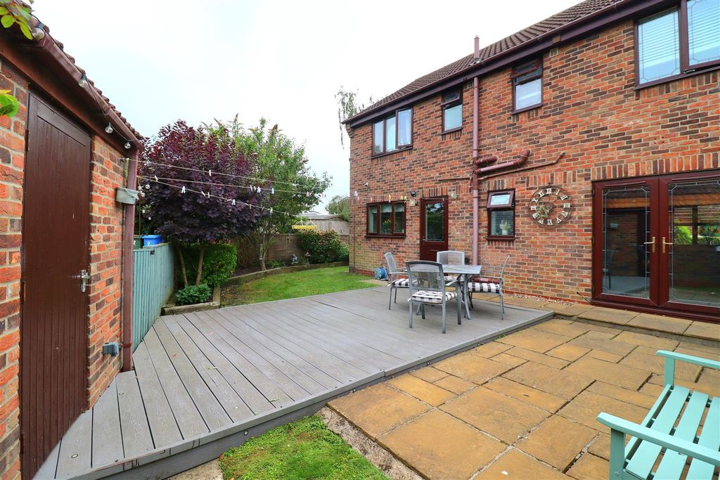 Property photo 2 of 16 Img_1043.Jpg