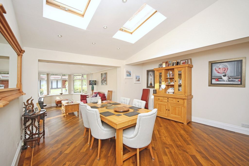 Property photo 3 of 24