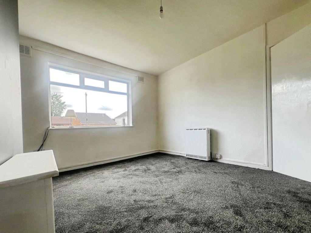 Property photo 2 of 15 Pbox-Bedroom-317287.Jpg