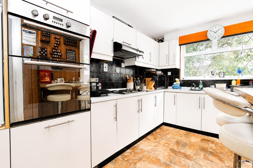 Property photo 3 of 22 Kit B.Png