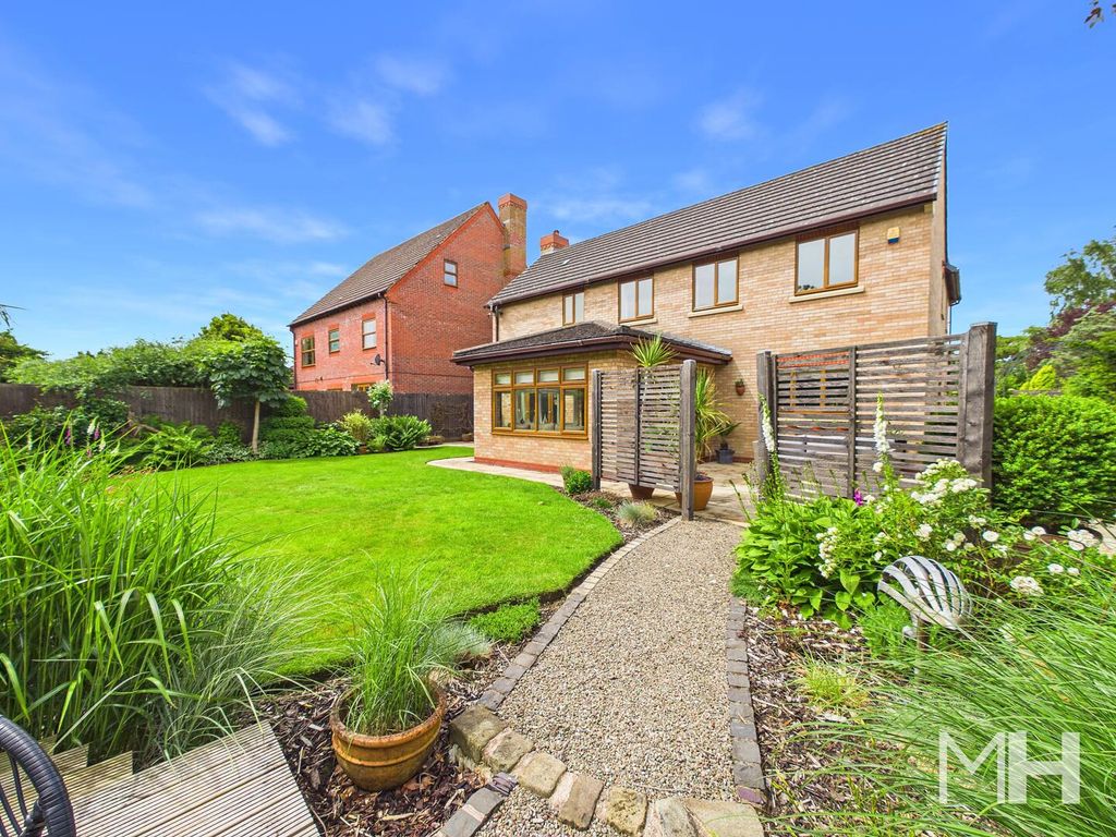 Property photo 2 of 38 Rear Garden