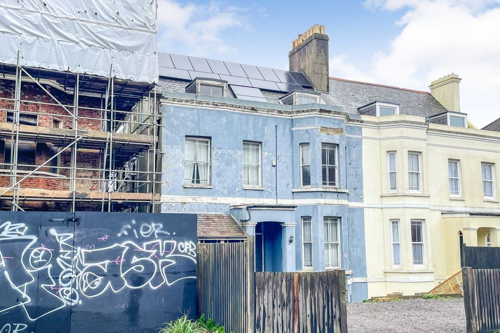 Property photo 3 of 23 3 Bohemia Road, St Leonards-On-Sea Tn37 6Ra