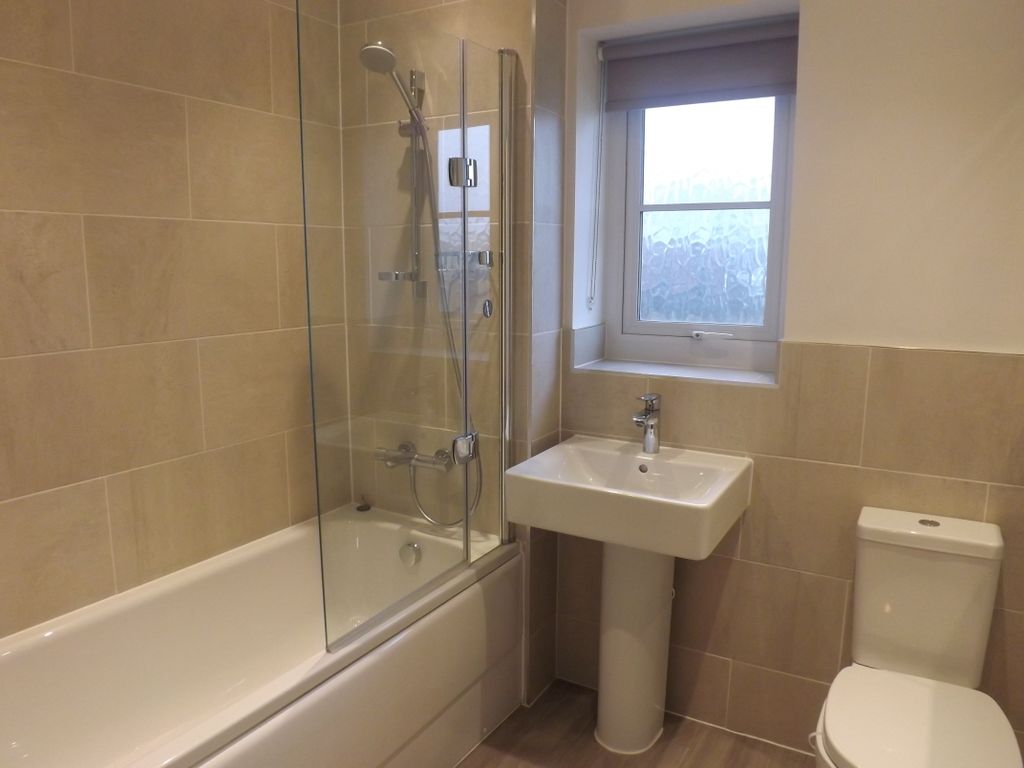 Property photo 3 of 7 Family Bathroom