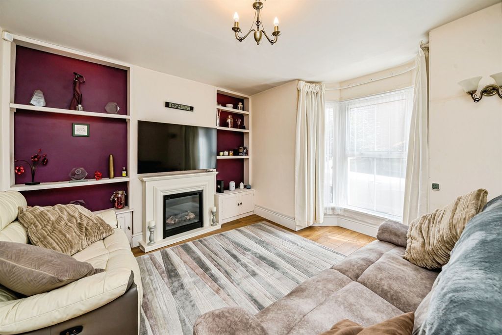 Property photo 2 of 16