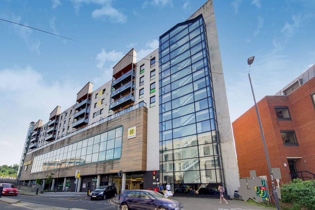 Property photo 1 of 7